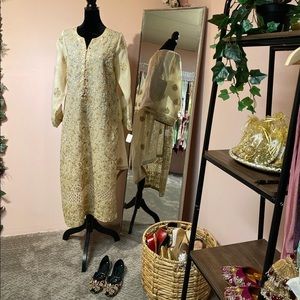 Beautiful chicken kari with gota ,Size M